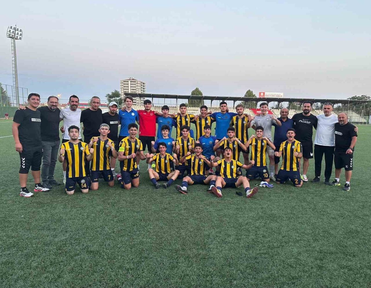 Talas Belediyespor U17 takımı adını son 4 takım arasında yazdırdı.