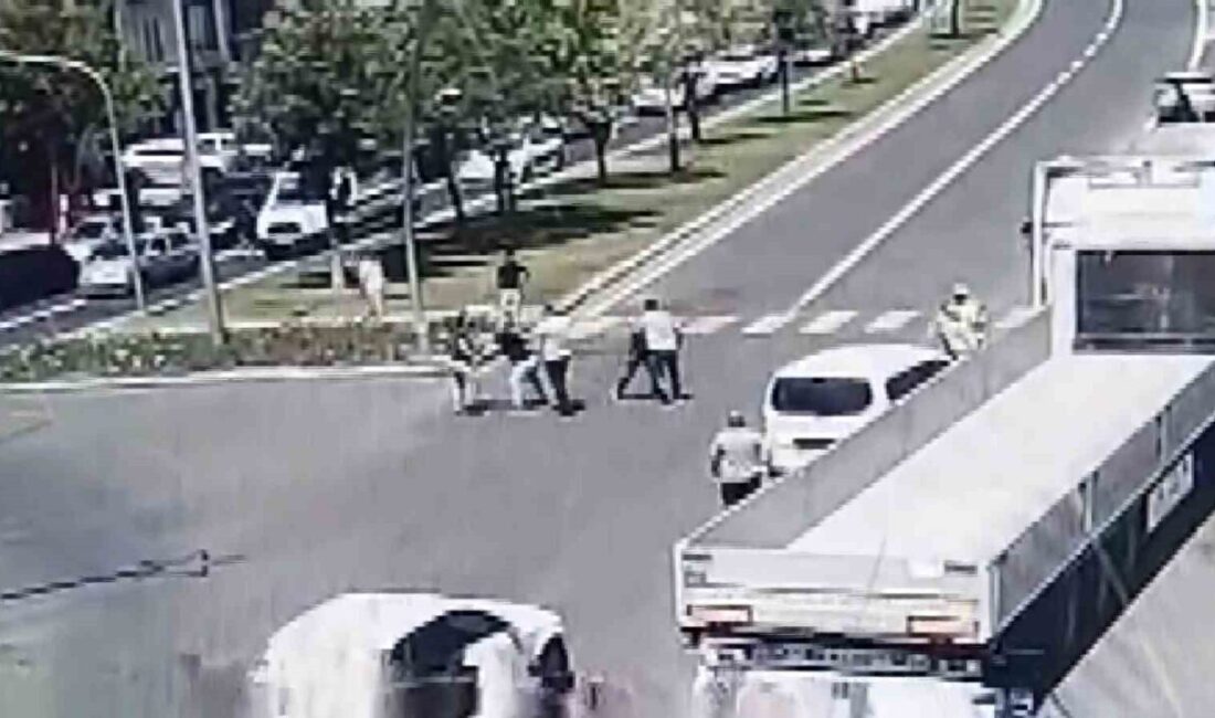 Nevşehir’de trafikte ‘niye yavaş gidiyorsun’ tartışması karakolda bitti. Trafikte yaşananlar