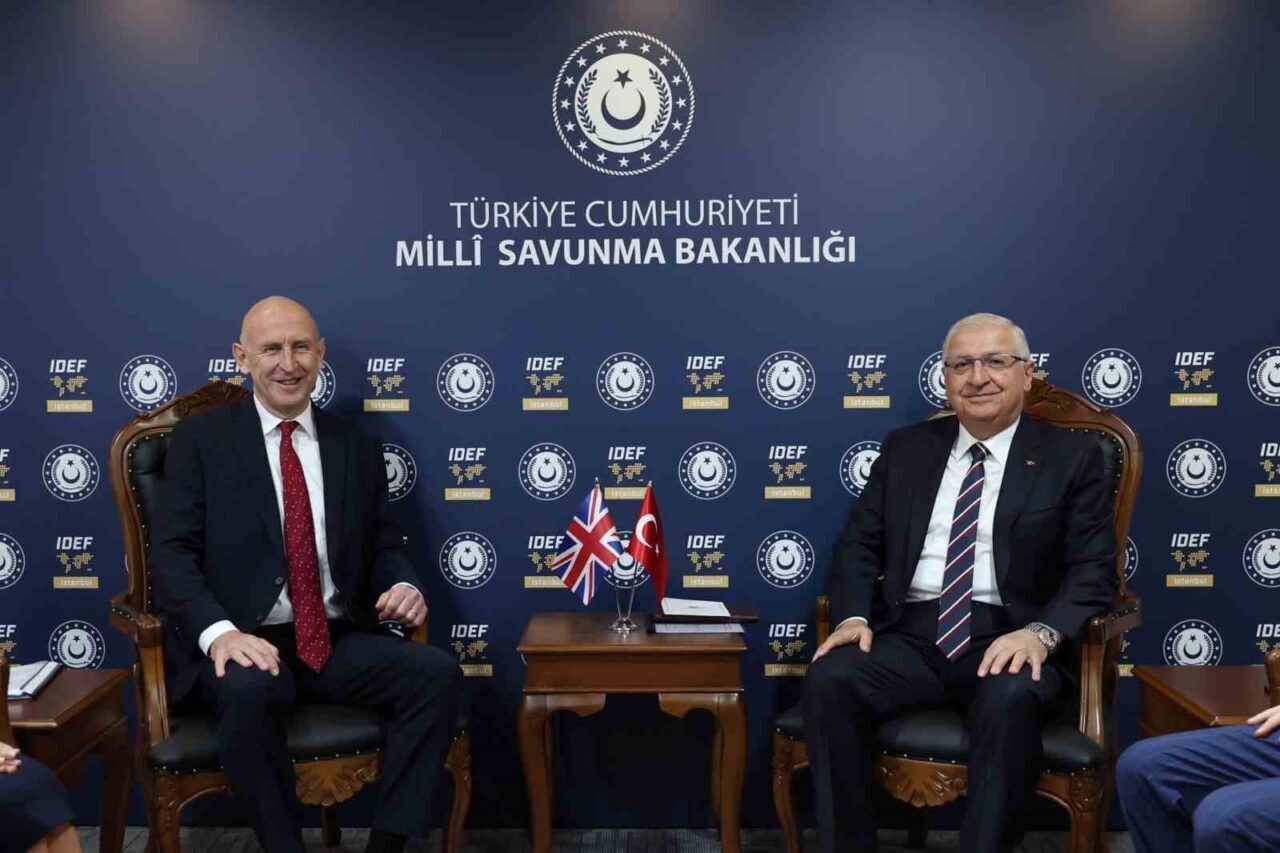 Milli Savunma Bakanı Yaşar Güler, Birleşik Krallık Savunma Bakanı John