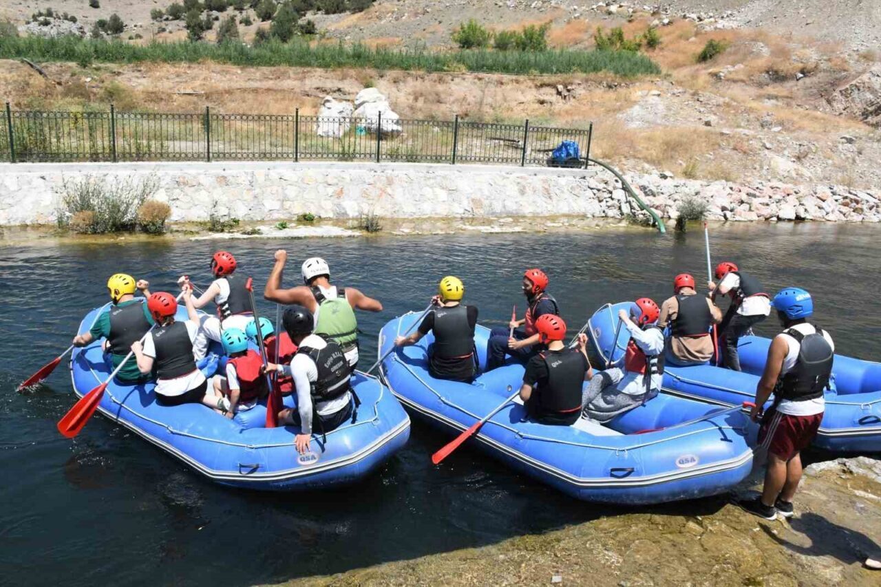 Yozgat’ın Çekerek ilçesinde kurulan ve Türkiye’nin ilk yapay rafting parkuru