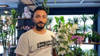 Eskişehirli çiçek satıcısı Murat Doğan, yaz aylarında bitkilerde yanlış sulama