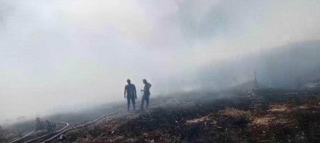 Yozgat’ta hasat edilen arazide çıkan anız yangını paniğe neden oldu.
