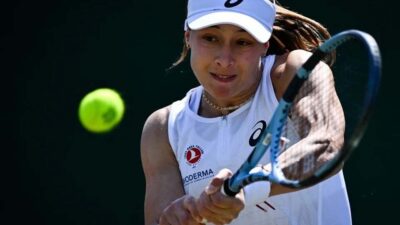 Zeynep Sönmez, Wimbledon Grand Slam Tenis Turnuvası'nda Çinli Xinyu Wang'ı