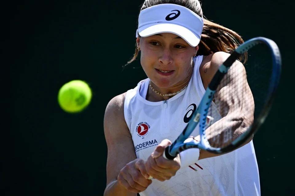 Zeynep Sönmez, Wimbledon Grand Slam Tenis Turnuvası'nda Çinli Xinyu Wang'ı