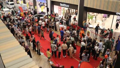 Kayseri İl Jandarma Komutanlığı tarafından Kumsmall AVM’de açılan stantla jandarma