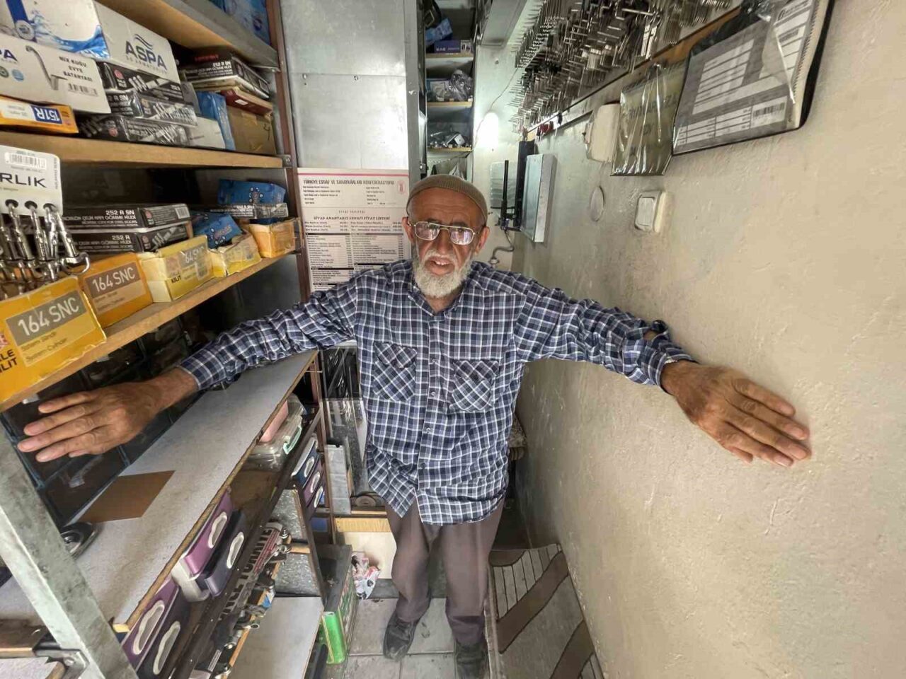 Sivas’ta yaşayan ve emekli olduktan sonra başladığı anahtarcılık mesleğini 28