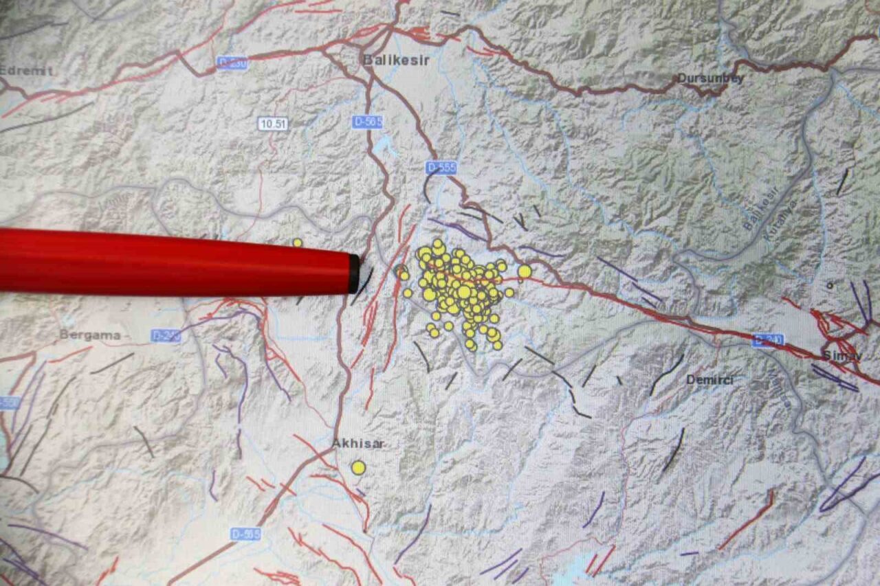 Balıkesir’de yaşanan depremin ardından açıklamalarda bulunan Deprem Bilimci Serkan İçelli,