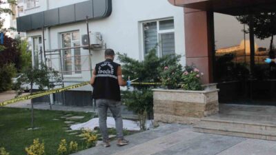 Kayseri’nin Talas ilçesinde yaşadığı binanın 8’inci katından düşen 1 çocuk
