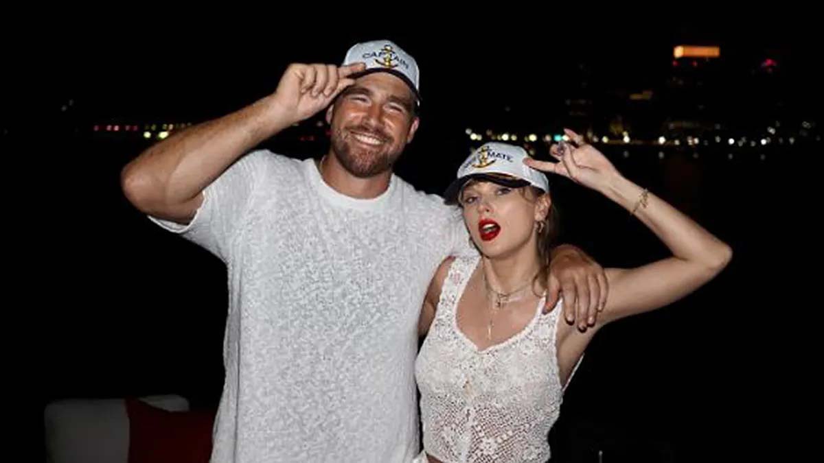 ABD’li ünlü şarkıcı Taylor Swift ile Amerikan futbolu yıldızı Travis