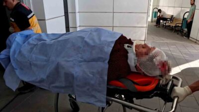 Aksaray’da kamyonet ile otomobilin çarpışması sonucu meydana gelen trafik kazasında