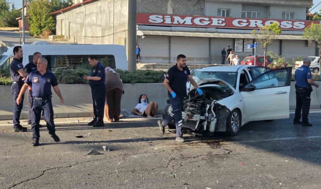Başkent Ankara’nın Elmadağ ilçesinde otomobilin otobüse çarpması sonucu 2 kişi