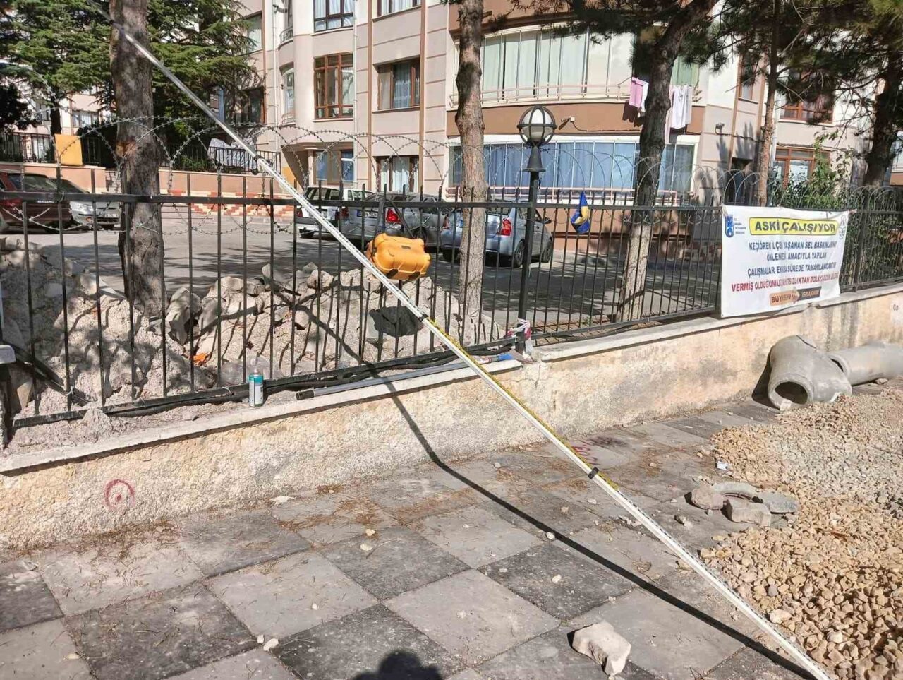 Ankara’da yol yapım çalışması sırasında elektrik akımına kapılan 19 yaşındaki