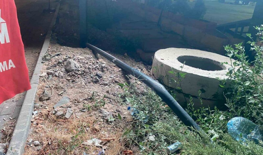 Ankara’da kontrolden çıkan otomobil oto yıkmaya uçtu. Kazada 3 kişi