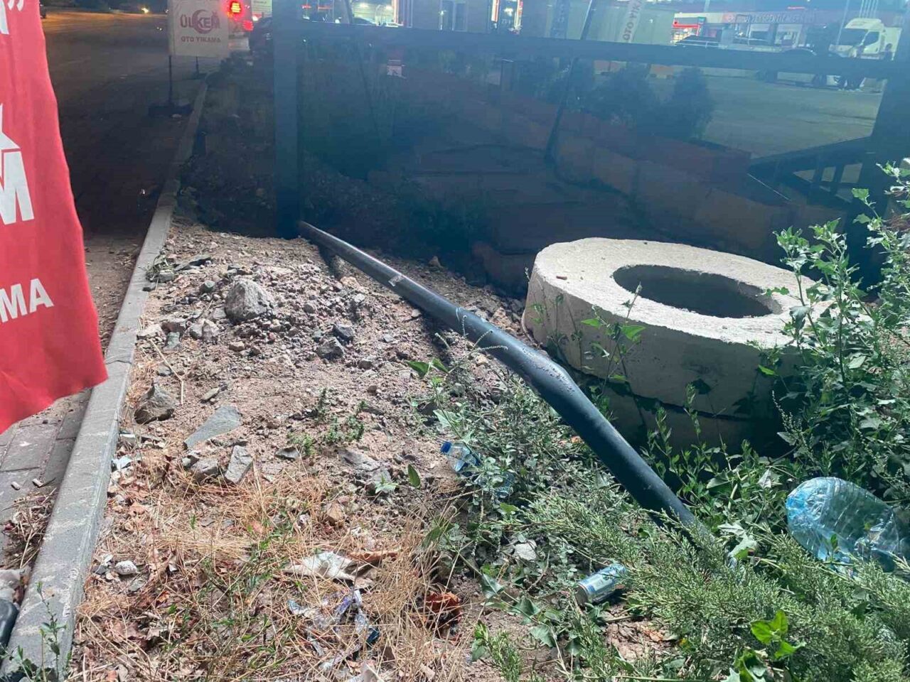 Ankara’da kontrolden çıkan otomobil oto yıkmaya uçtu. Kazada 3 kişi