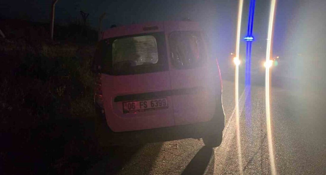 Ankara’nın Gölbaşı ilçesinde, sürücüsünün kontrolünden çıkan otomobilin takla atması sonucu