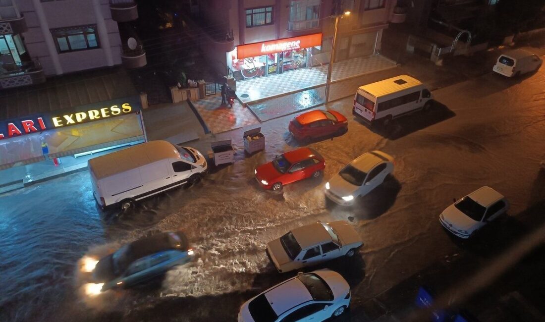 Başkent Ankara’nın ilçelerinde akşam saatlerinde başlayan sağanak yağış sele neden