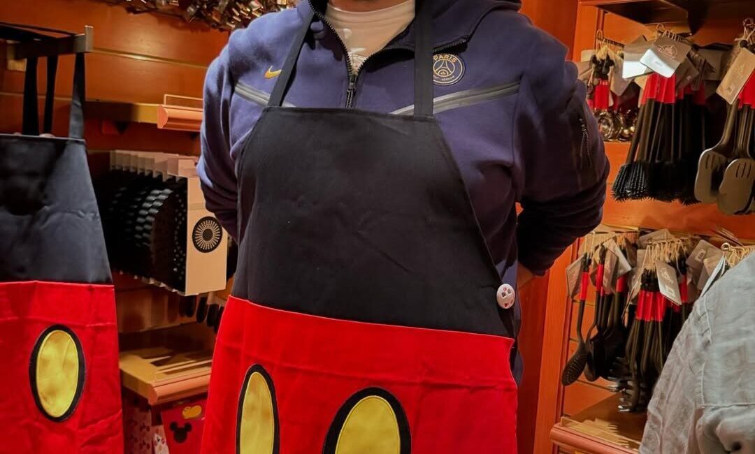 Ankara’nın Etimesgut ilçesi Eryaman semtinde bir kişi balkondan atlayarak hayatına