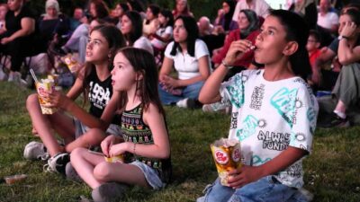Ankara Keçiören Belediyesi, düzenlediği açık hava sinema gösterimleri ile Yeşilçam’ın