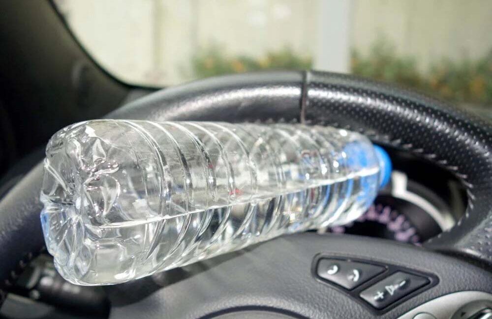 Uzmanlar, yaz aylarında araçlarda bırakılan plastik şişelerden su içmenin ciddi