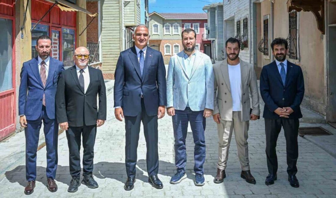 Kültür ve Turizm Bakanı Mehmet Nuri Ersoy, Türk dizilerinin çekildiği