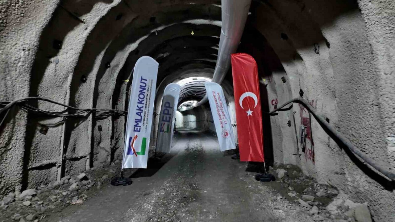 Çevre, Şehircilik ve İklim Değişikliği Bakanı Murat Kurum, depremde altyapısı