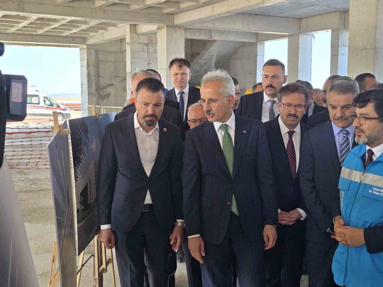 Ulaştırma ve Altyapı Bakanı Abdulkadir Uraloğlu, yapımı devam eden Yozgat