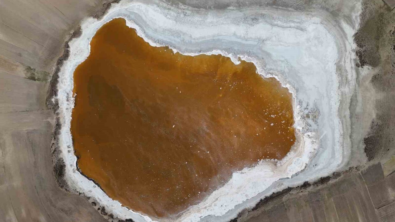 Çankırı’daki göl ve derelerden akan, yüzde 24,5 tuz oranına sahip