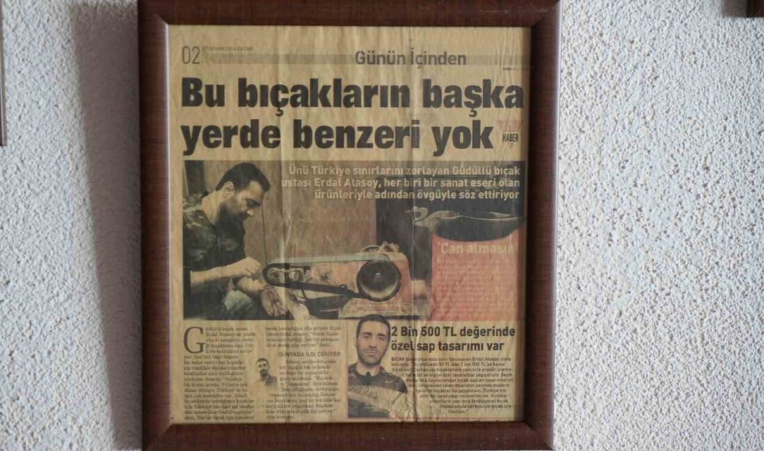 Ankara’nın Güdül ilçesinde yaşayan bıçak ustası Erdal Atasoy, atölyesinde tamamen