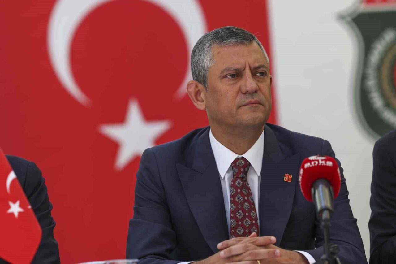 Cumhuriyet Halk Partisi (CHP) Genel Başkanı Özgür Özel, Gürsel Tekin’in