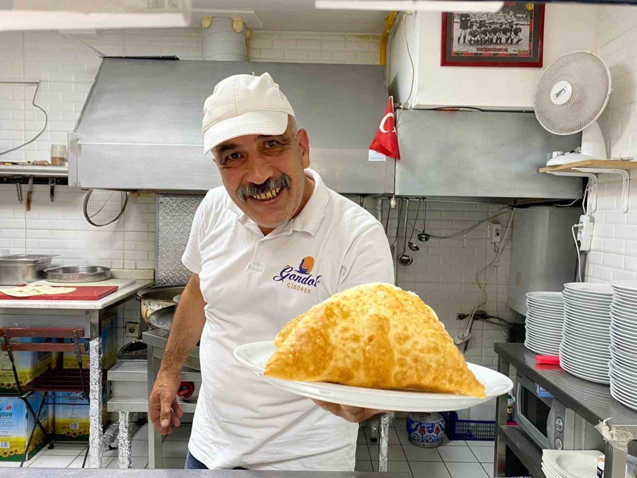 Çi börek ustası Necati Aslan, Eskişehir’in bu ünlü lezzeti hakkında