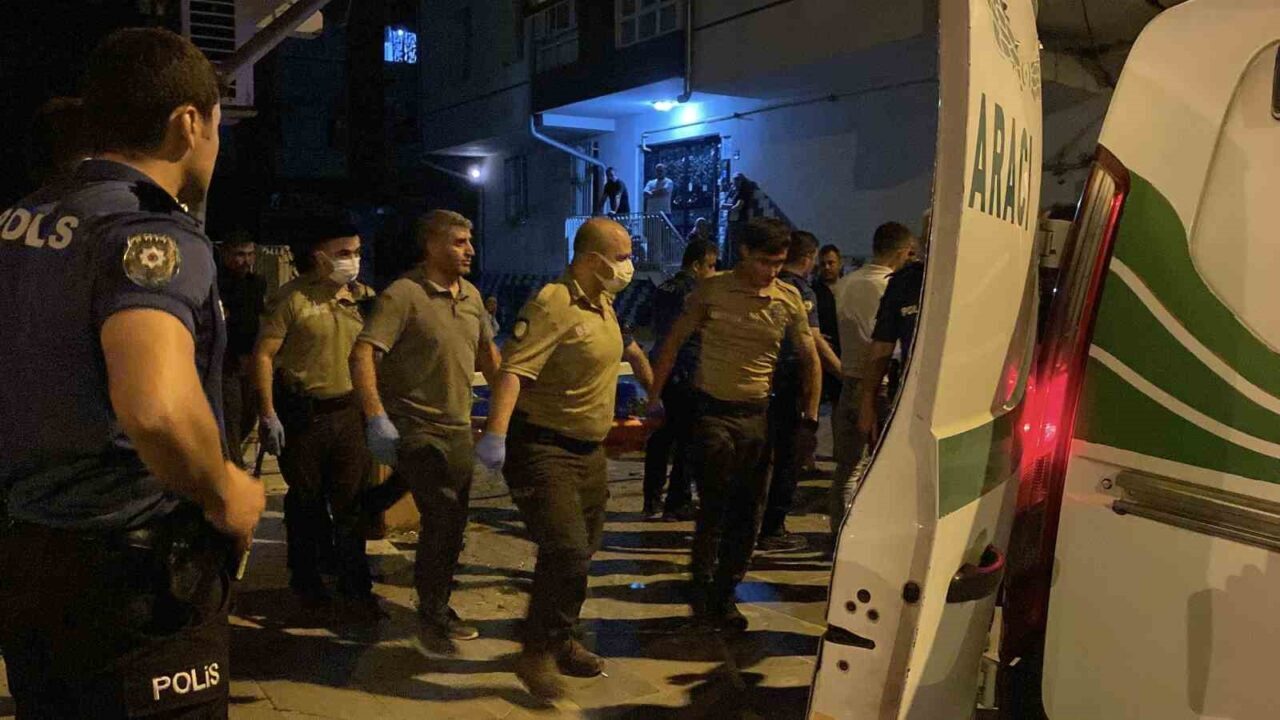 Kayseri’nin Kocasinan ilçesinde tartıştığı karısını tabancayla öldüren şahıs, aynı silahla