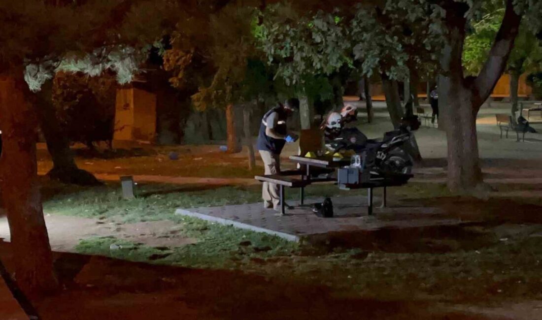 Eskişehir’de, henüz bir nedenle 2 grup arasında çıkan tartışmanın silahlı