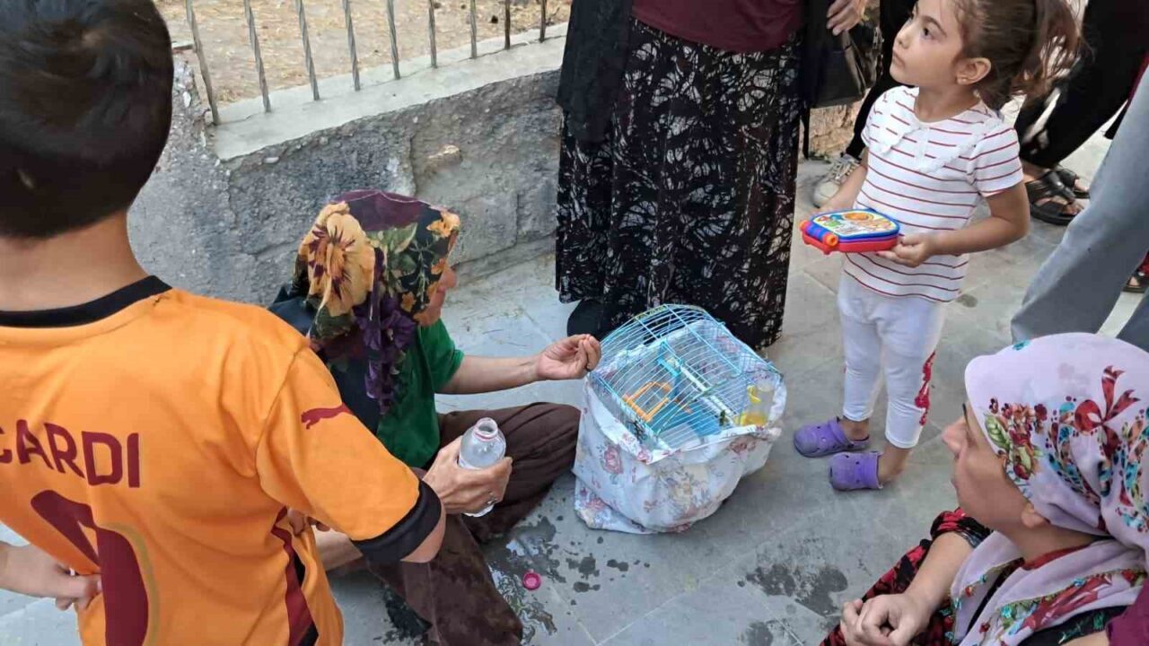 Karaman’da bulaşık makinesinden çıkan yangında yaşlı kadın, yoğun dumana rağmen