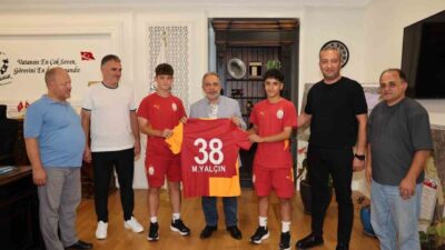 Talas Belediyespor altyapısından yetişerek Galatasaray’a transfer olan genç futbolcular Muhammet