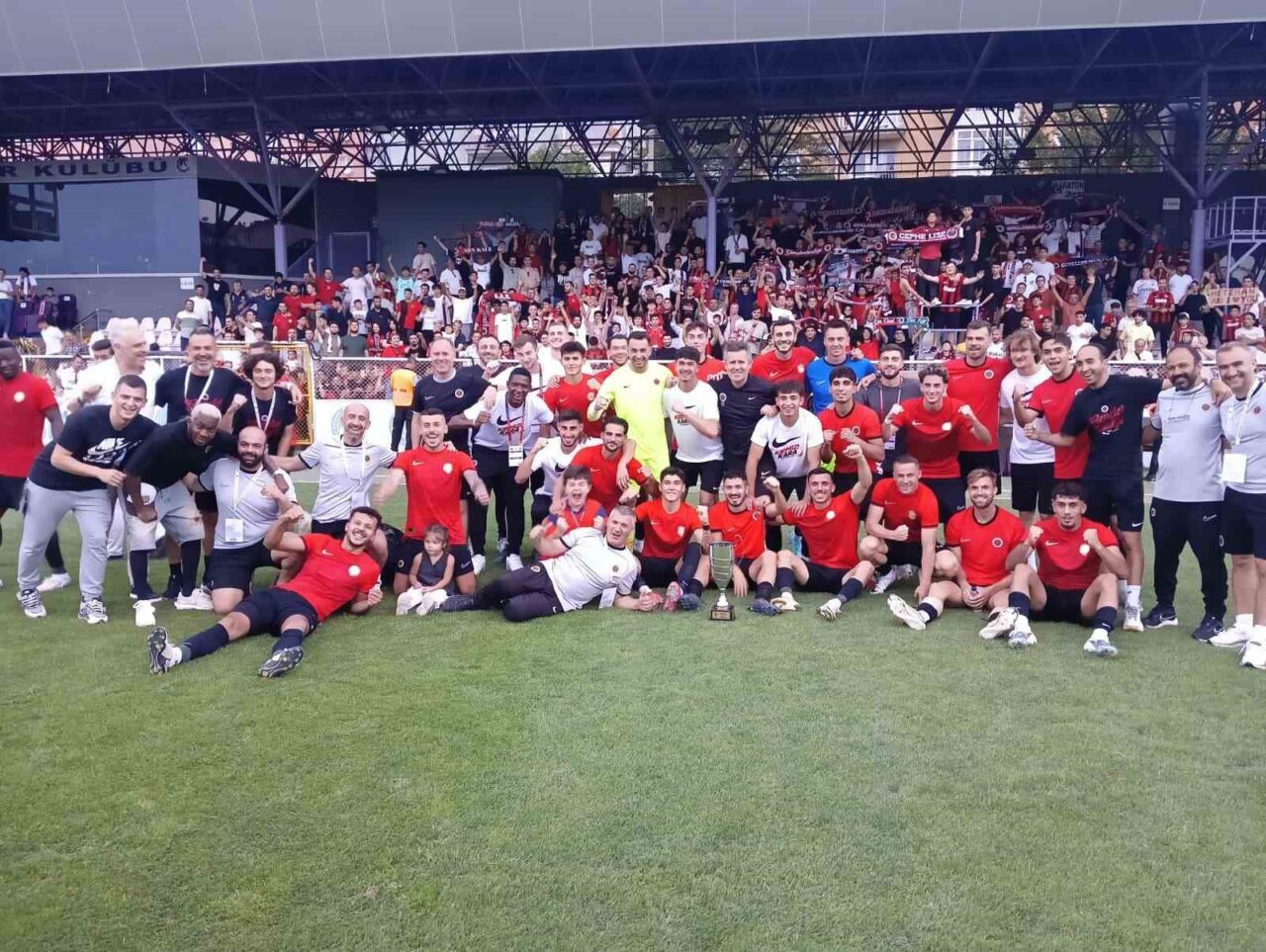 Ankara ekibi Gençlerbirliği Teknik Direktörü Hüseyin Eroğlu, "Transfer anlamında çalışmalarımız