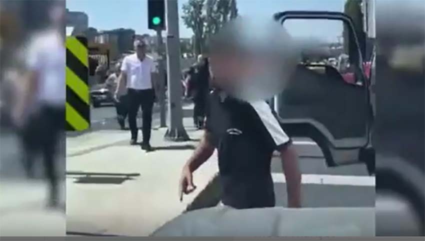 İçişleri Bakanı Ali Yerlikaya, İstanbul’un Eyüpsultan ilçesinde kamyonetiyle bir kadın