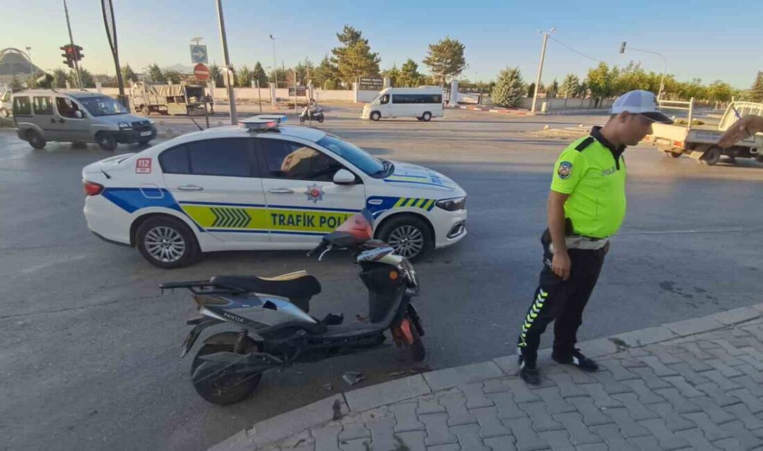 Karaman’da elektrikli bisikletle otomobilin çarpıştığı kazada 2 kişi yaralandı.