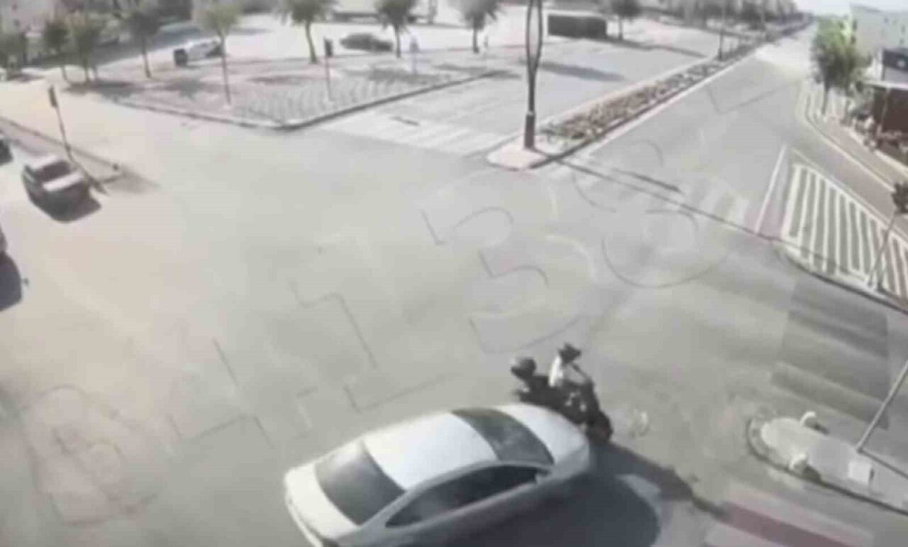 Karaman’da bir otomobilin kavşakta motosiklete çarparak sürücüsünün ölümüne sebep olduğu