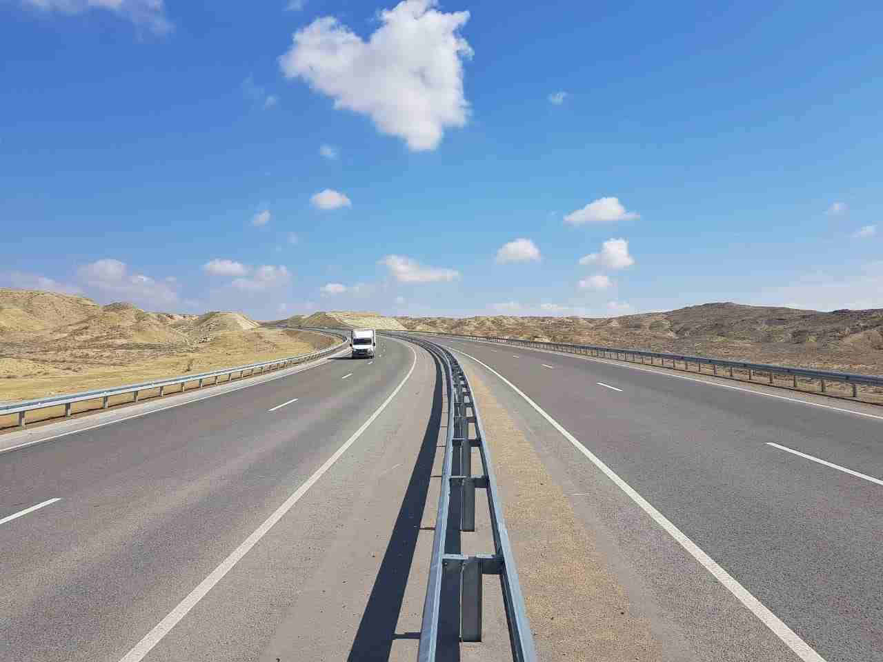 Karayollarındaki hız sınırlamaları uygulamalarında yeknesaklık hakkında genelge Resmi Gazete’de yayımlandı.