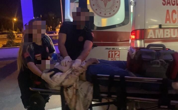 Kayseri’nin Talas ilçesinde 14’üncü kattaki evinin penceresinden park halindeki bir