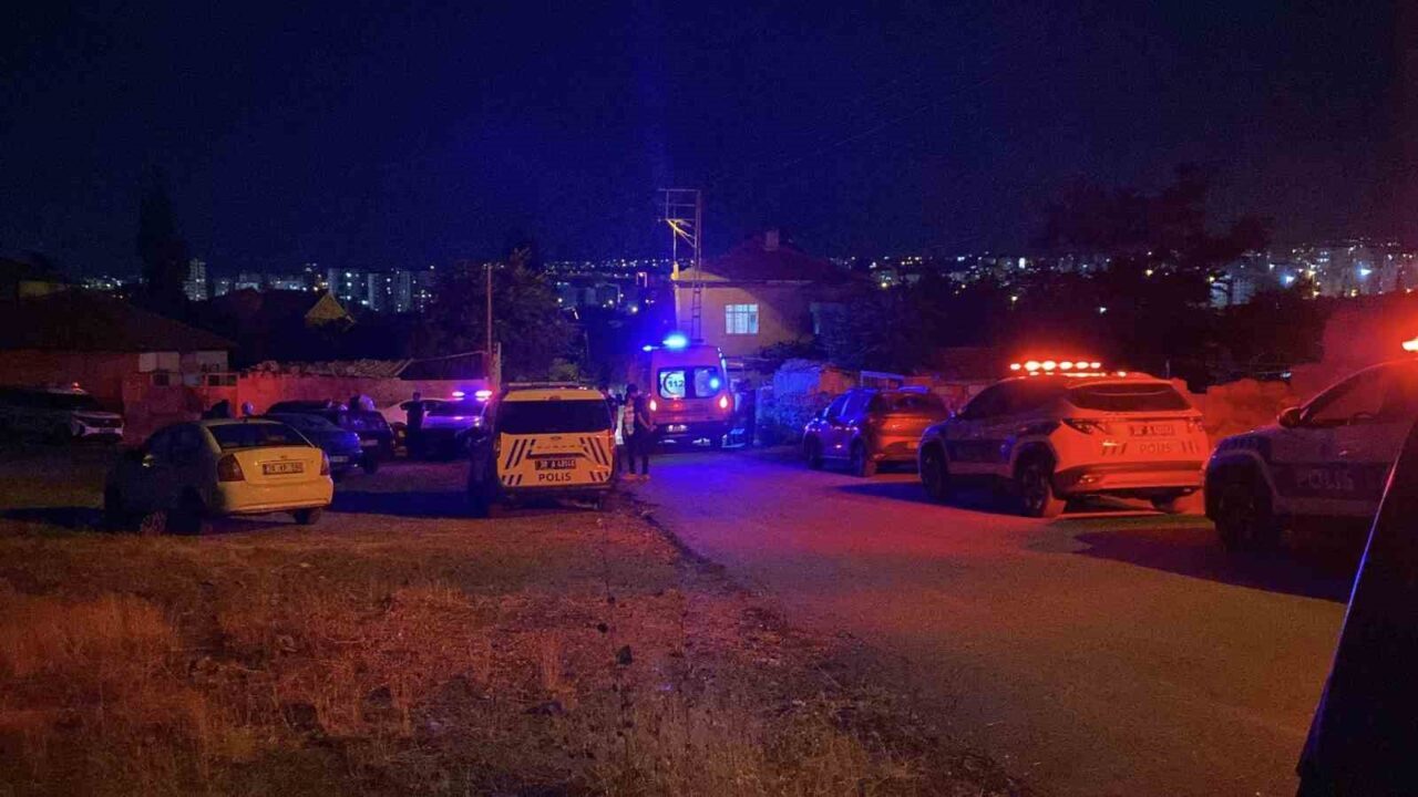 Kayseri’nin Melikgazi ilçesinde bir düğünde iki grup arasında çıkan taşlı