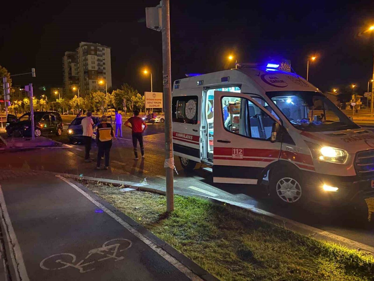 Kayseri’nin Kocasinan ilçesinde 3 kişinin yaralandığı kazaya sebebiyet veren sürücü,