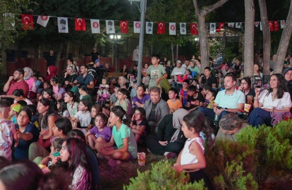 Ankara'nın Keçiören Belediyesi’nin kültür-sanat etkinlikleri kapsamında hayata geçirdiği açık hava