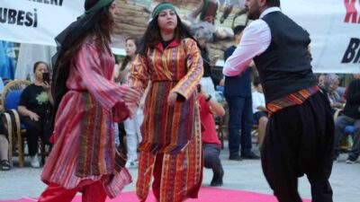 Kırıkkale’de düzenlenen "aşure lokması" etkinliğinde deyişler eşliğinde semah dönüldü.