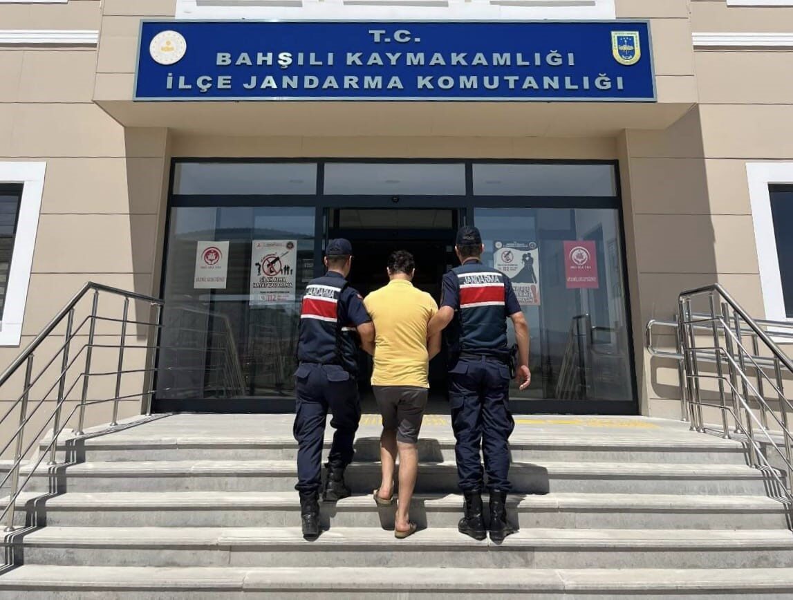 Kırıkkale’de jandarma ekiplerince "bilişim sistemleri aracılığıyla dolandırıcılık" suçundan kesinleşmiş 4