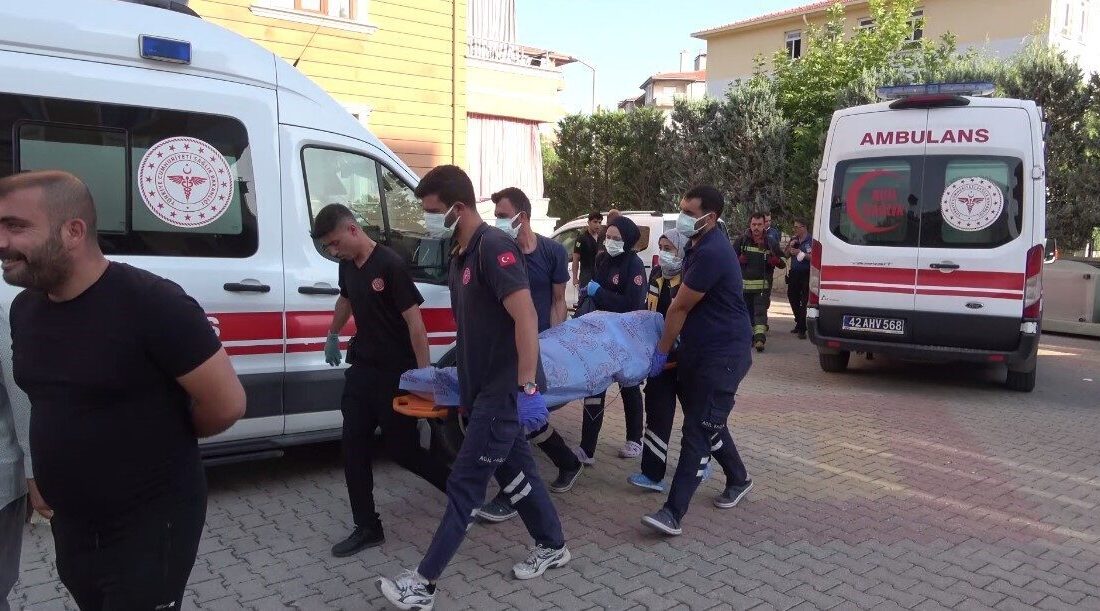 Konya’da kötü koku ihbarı üzerine harekete geçen ekipler, girdikleri evde
