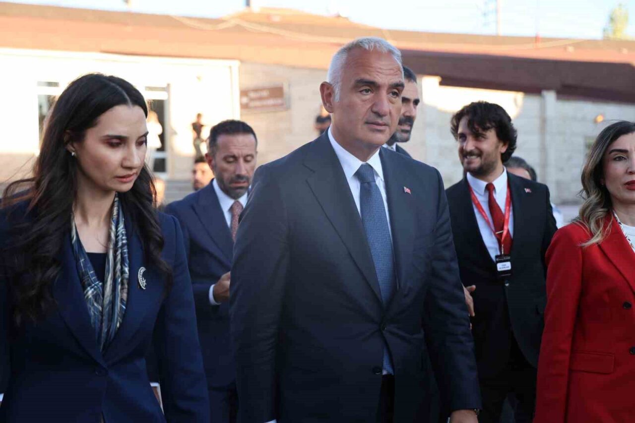 Kültür ve Turizm Bakanı Mehmet Nuri Ersoy, Alevî-Bektâşî tarihinin en