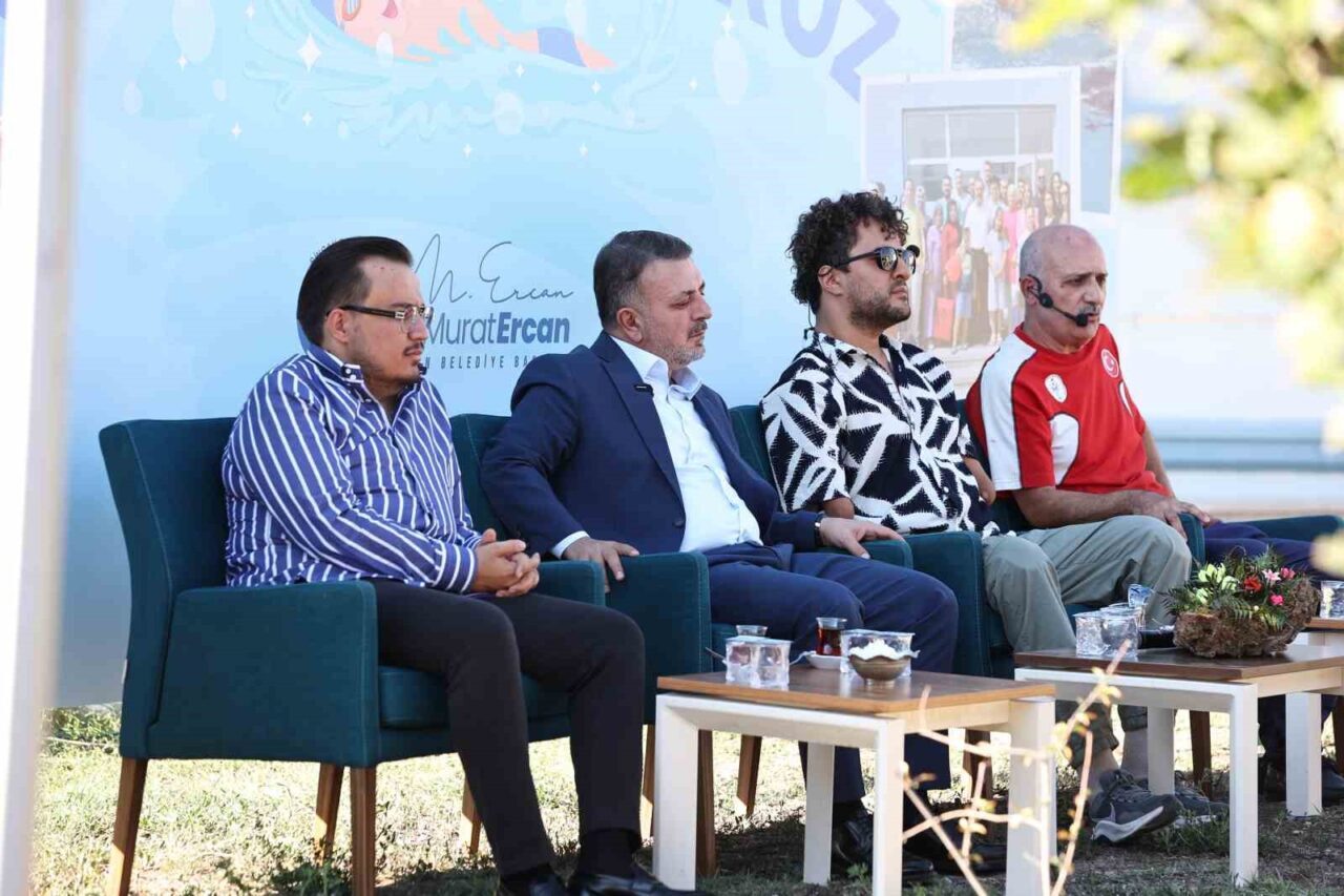 Paralimpik milli yüzücü Hamit Demir ve Engelli Milli Takım Antrenörü