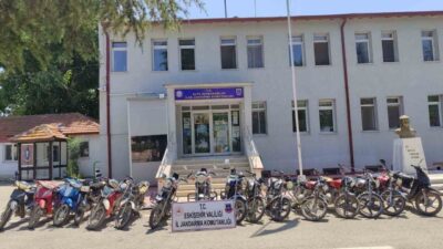 Eskişehir’in Alpu ilçesinde jandarma ekiplerince motor, şase numarası değiştirilmiş, plakasız