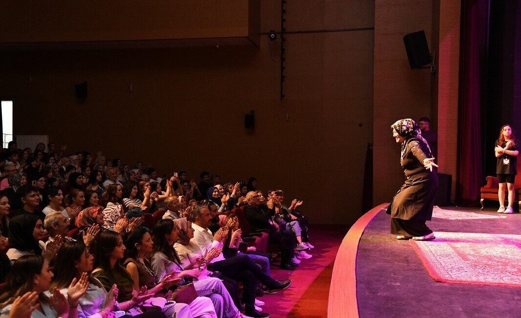 Ankara'nın Pursaklar Belediyesi tarafından düzenlenen 2’nci tiyatro günleri PYM Tiyatro